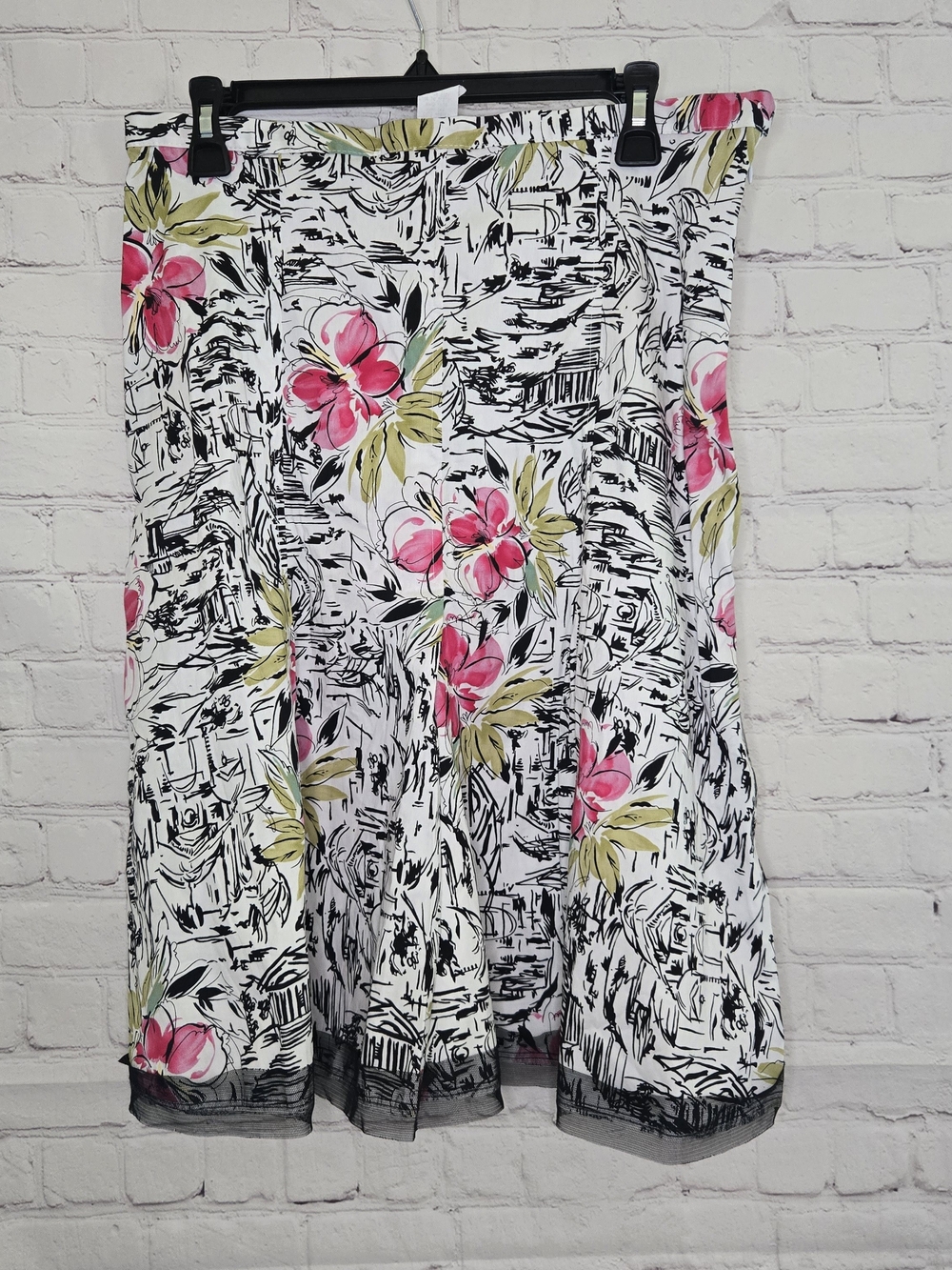 Simply Irresistible White Skirt with Pink Floral Print American Vintage Y2k Sz M
